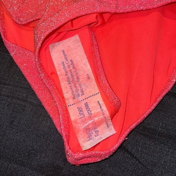 Good American Sparkle Show Off Underwire One-Piece Swimsuit in Fiery Coral 002 - Picture 9 of 14